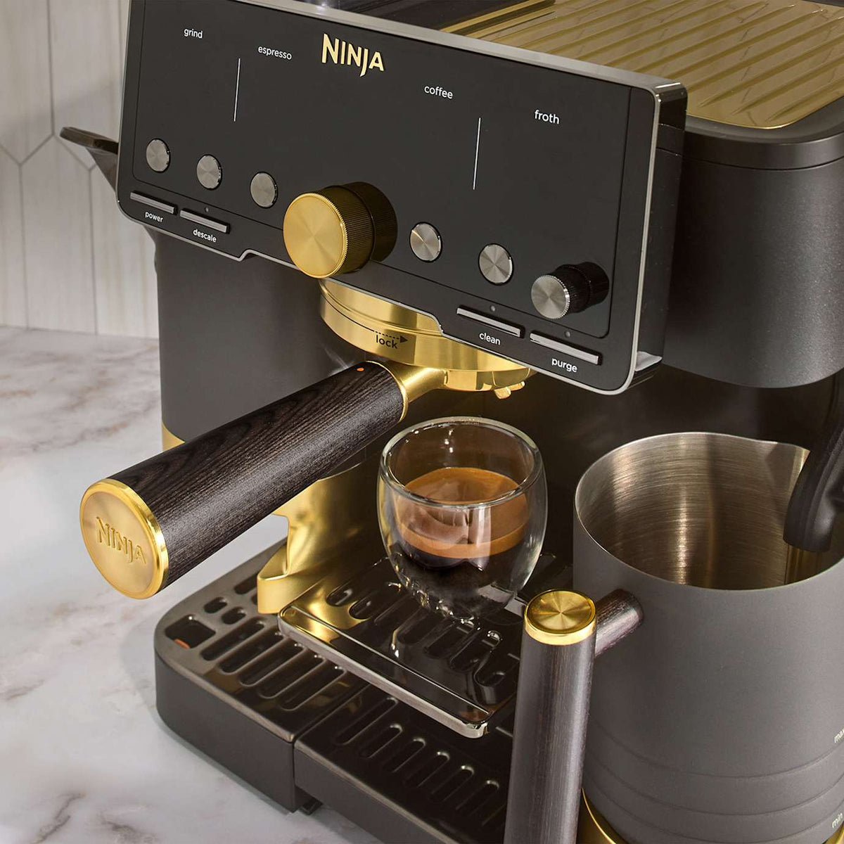 Ninja Luxe Café Pro designt von David Beckham